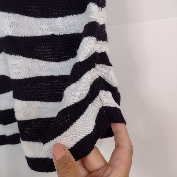 Roz & Ali. Women's top. Size (M) - Picture 4 of 10